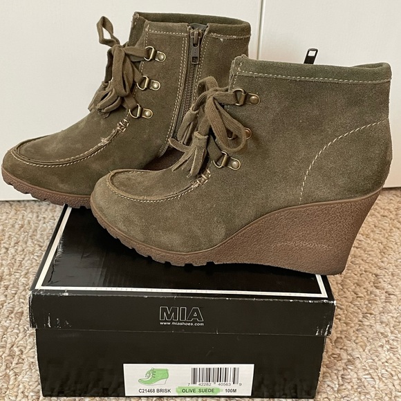 MIA Shoes - MIA Brisk Olive Suede Wedge Bootie 10M, Rubber sole. Comfortable casual bootie!